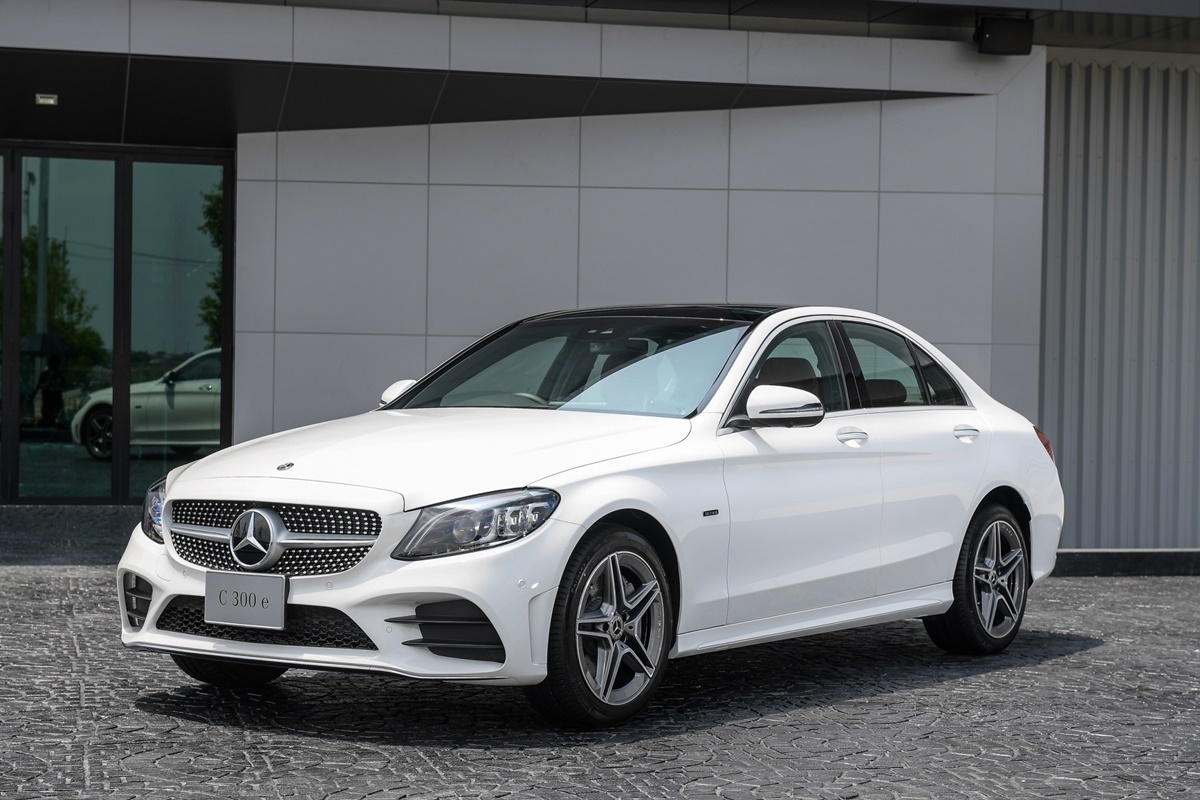 Mercedes-Benz C300e AMG Dynamic