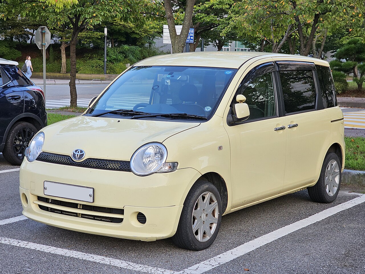 Toyota Sienta 1.5 Hybrid V